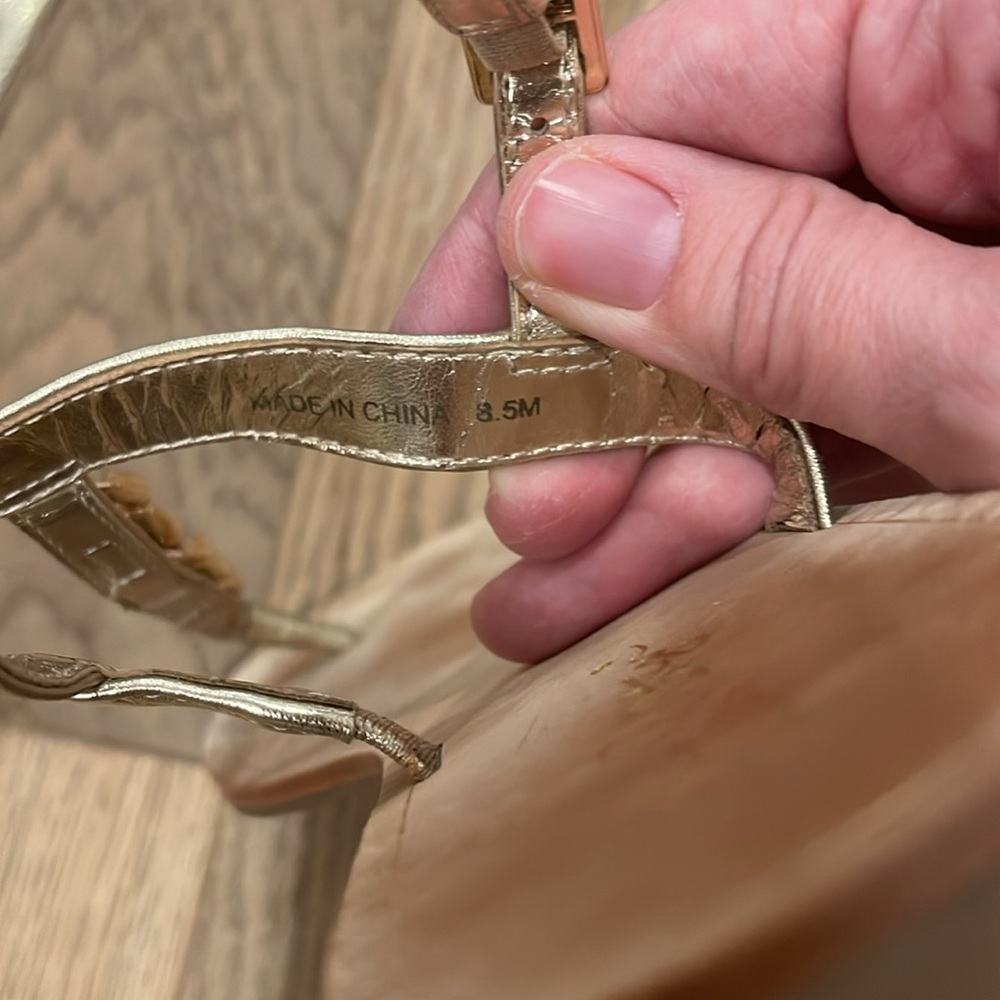 Lilly Pulitzer Gold Chain Thong Sandals - Picture 3 of 5